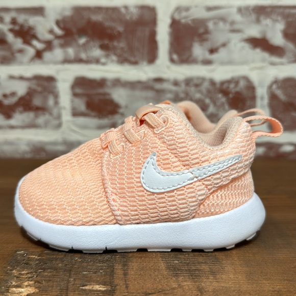 Nike Roshe One Toddler Sz 4C - Picture 5 of 8